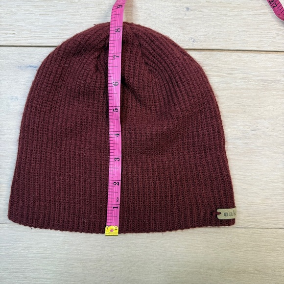 Oakley Avenue Beanie - Picture 3 of 3
